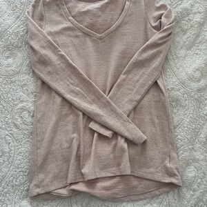 V-Neck Long Sleeve Top in Light Pink